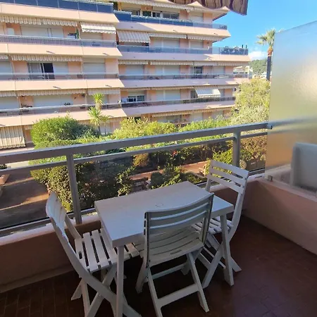 Riviera Apartment *